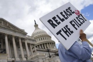 L'affaire Epstein enflamme les Etats-Unis jusque dans la base des MAGA. KEYSTONE/EPA/WILL OLIVER